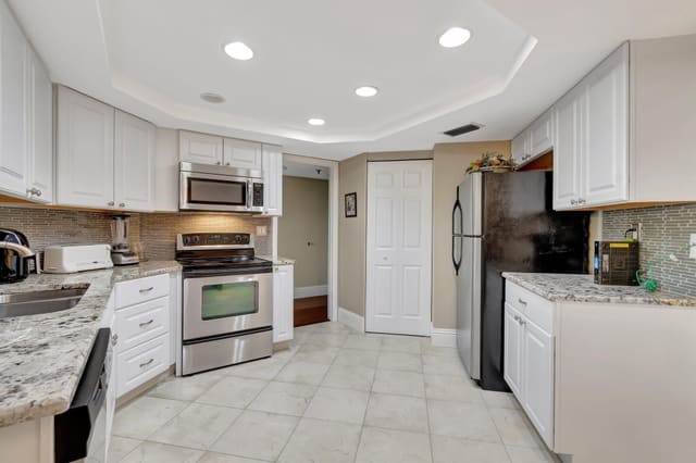 6372 LA COSTA Drive 504, Boca Raton, FL 33433