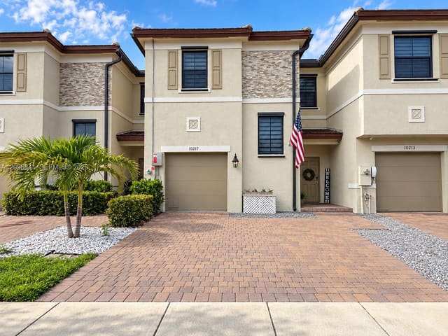 10217 SW 231st Lane, Miami, FL 33190
