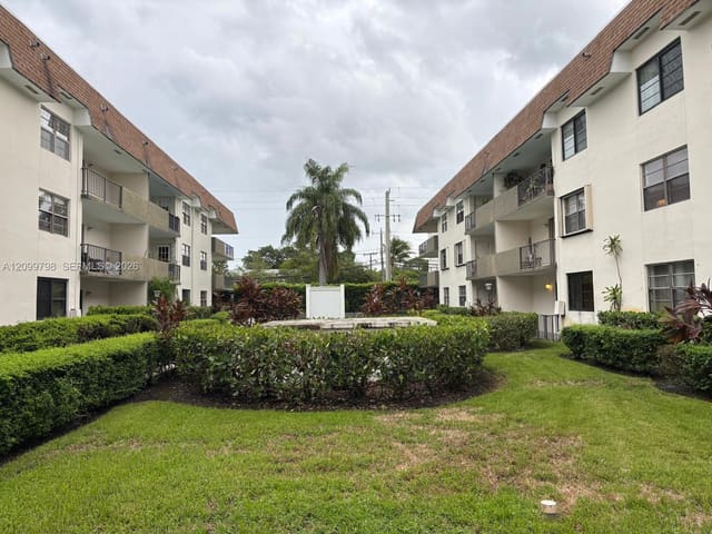 9022 NE 8th Avenue 3R, Miami Shores, FL 33138