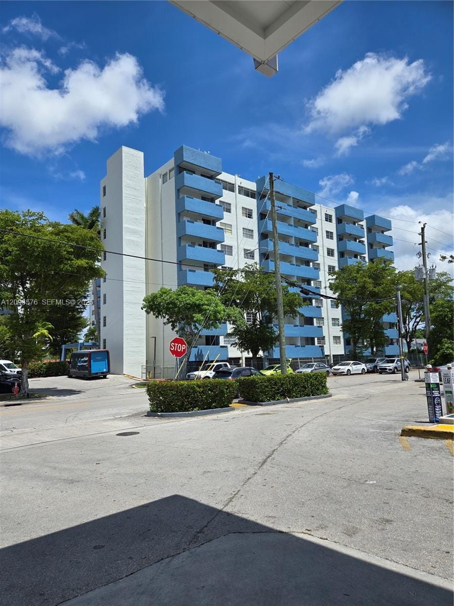 5050 NW 7th Street 709, Miami, FL 33126 photo 2