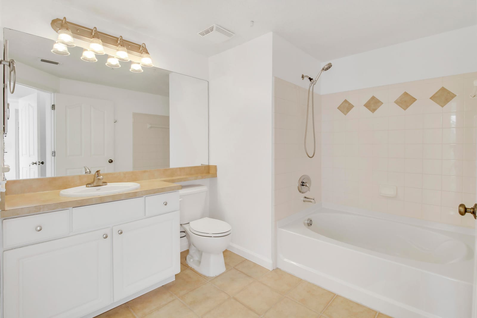 4308 Myrtlewood Circle E — photo 11