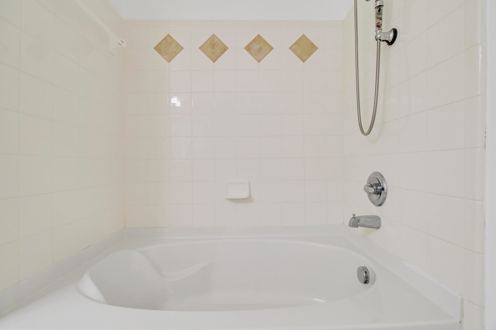 4308 Myrtlewood Circle E — photo 10