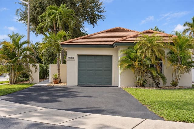 6940 SW 148th Lane, Davie, FL 33331