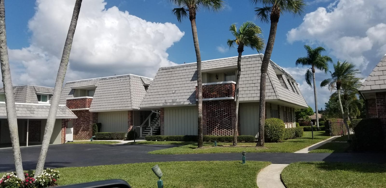 2 bedroom home for sale at 415 Pine Tree, Atlantis, FL 33462 — $2,400
