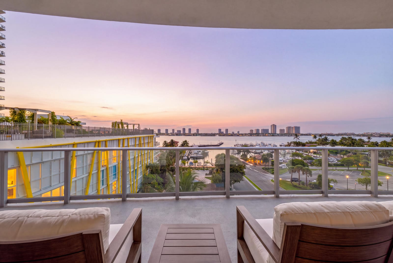 220 LAKE SHORE Drive 612, West Palm Beach, FL 33403 photo 3