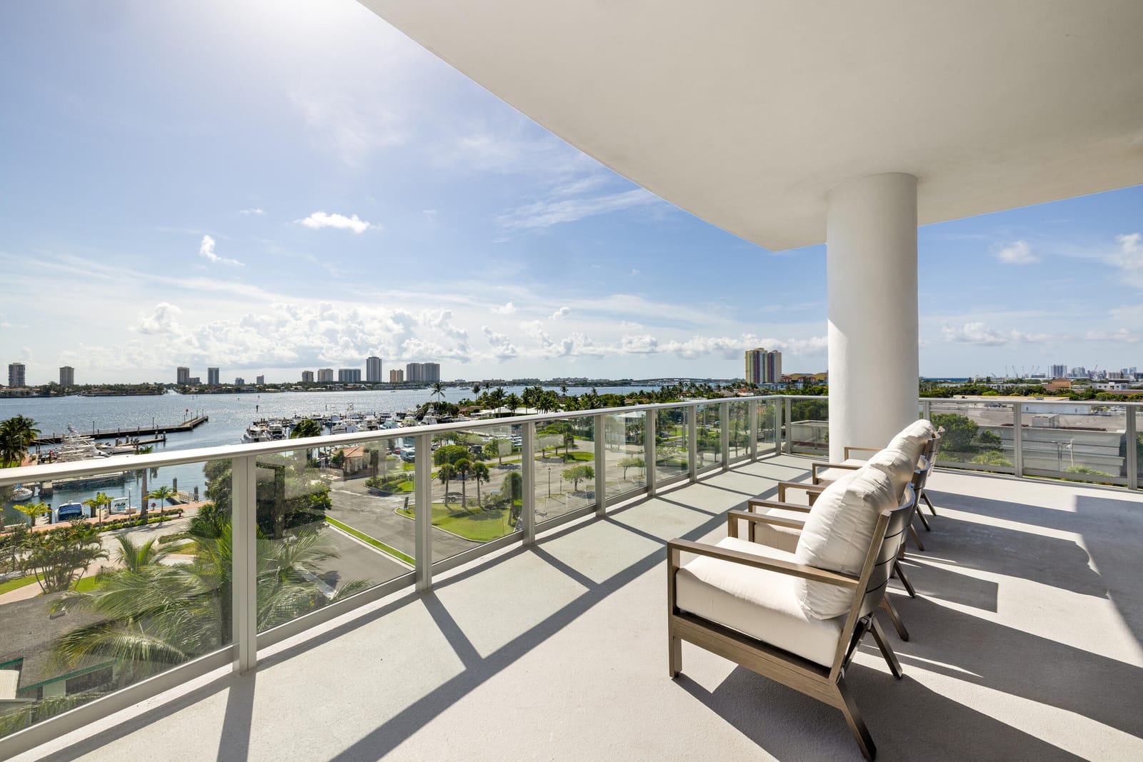220 LAKE SHORE Drive 612, West Palm Beach, FL 33403 photo 4