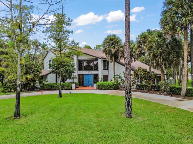 13885 Greentree Trail, Wellington, FL 33414