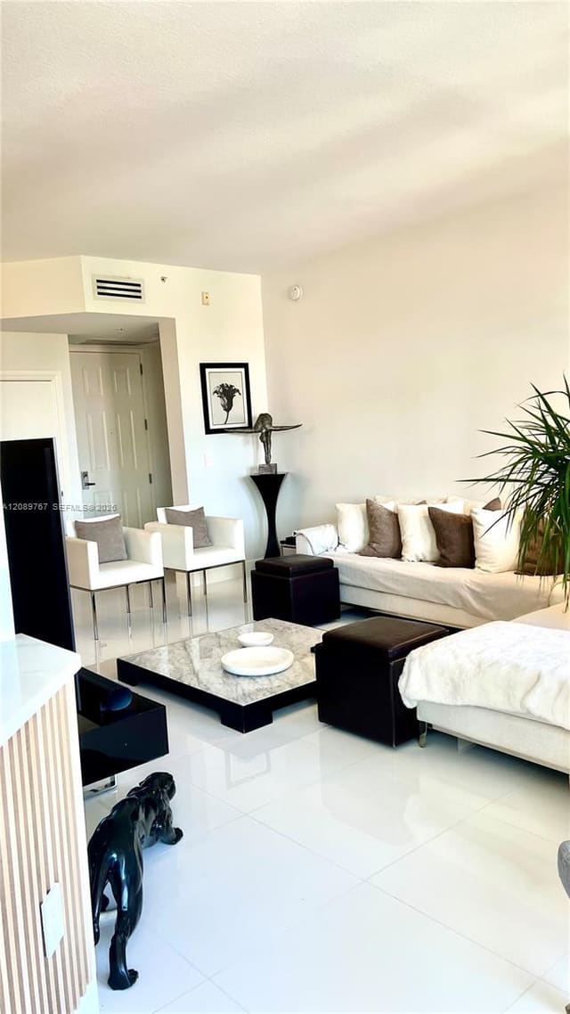 3001 NE 185th Street 421, Aventura, FL 33180