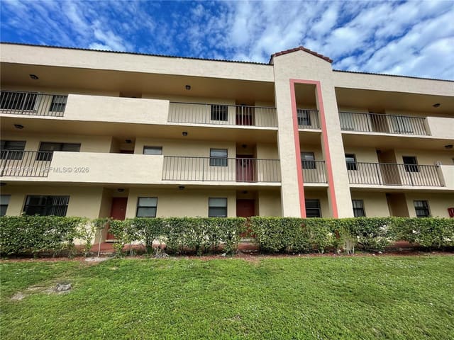 3470 Foxcroft Road 111, Miramar, FL 33025