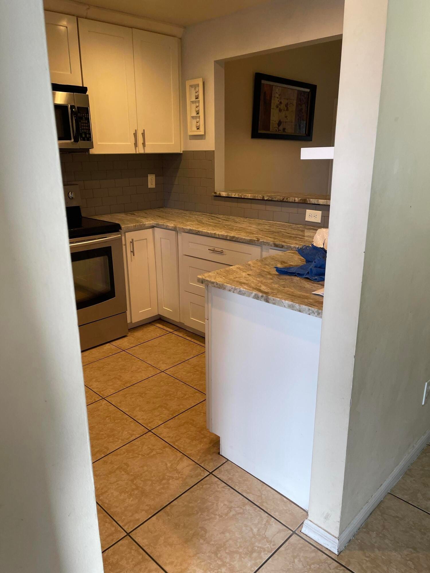 1201 SE Parkview Place G-11, Stuart, FL 34994 photo 3