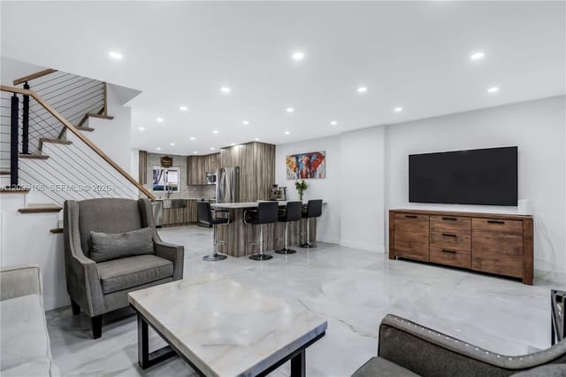 3321 Simms Street 13B, Hollywood, FL 33021