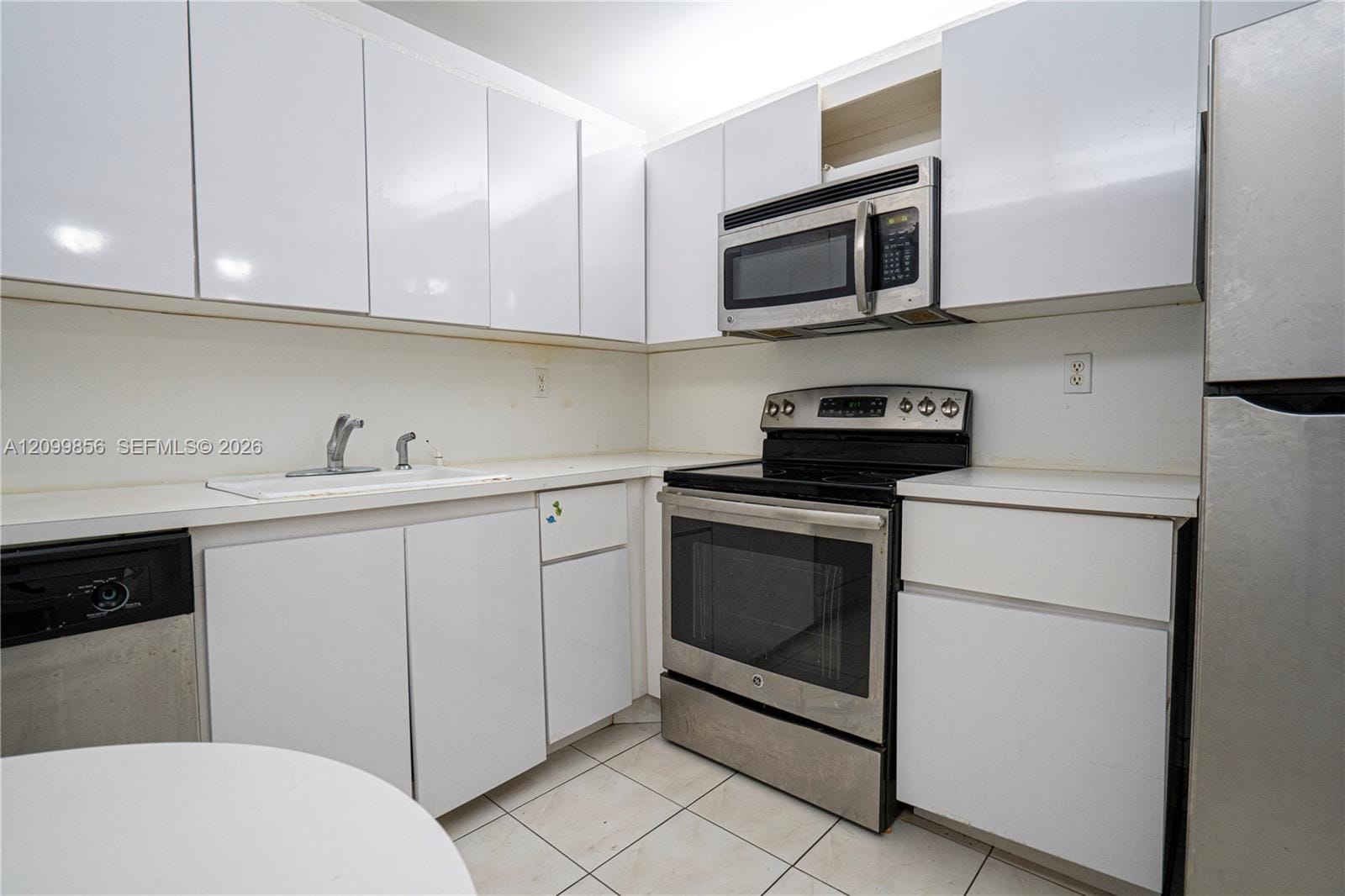 600 Three Islands Boulevard 316, Hallandale Beach, FL 33009 photo 2