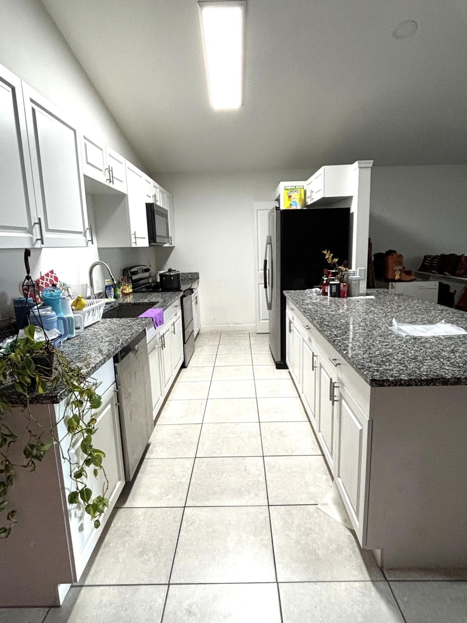 310 JENNINGS Avenue — photo 4