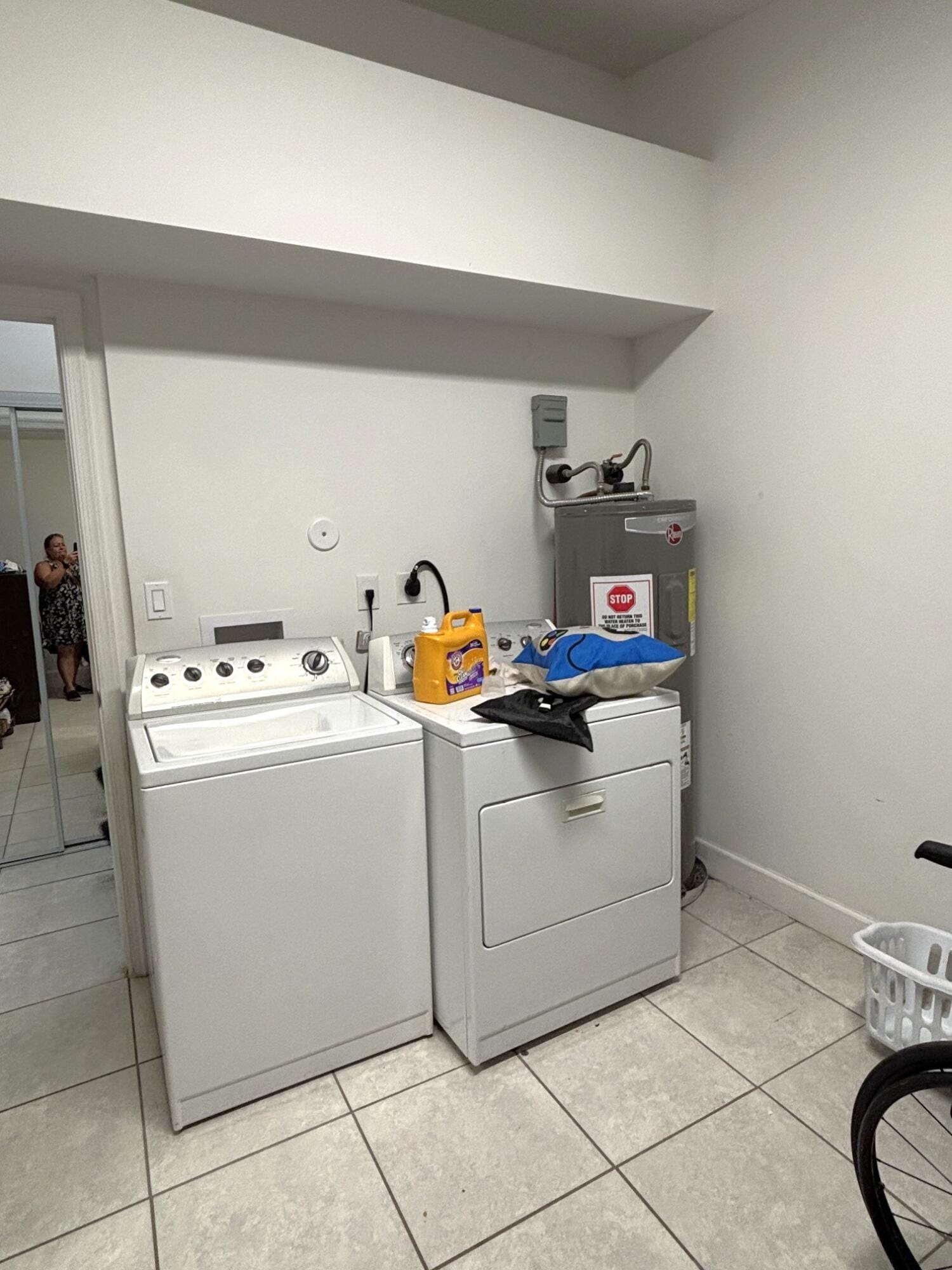 310 JENNINGS Avenue — photo 9