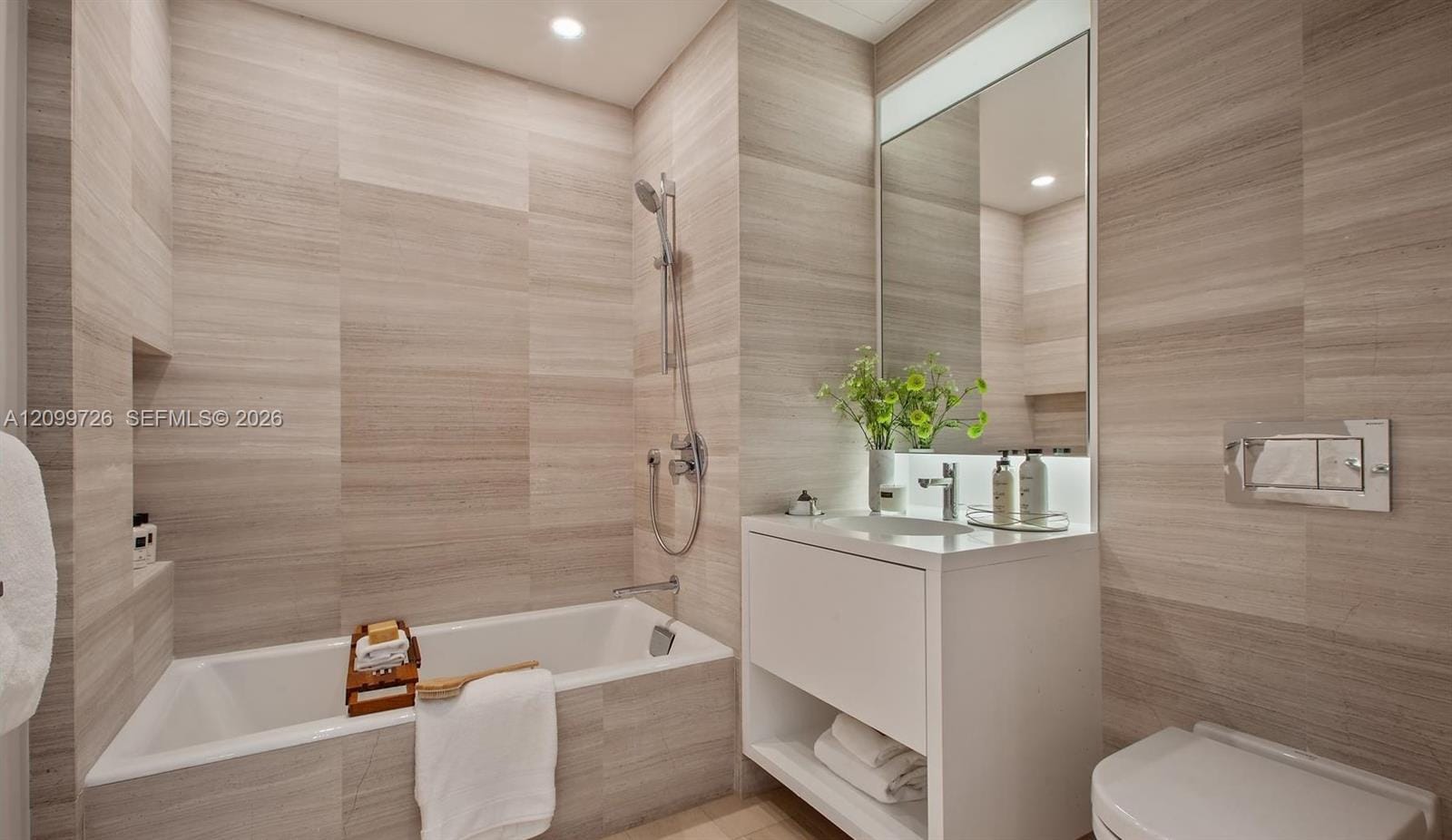 300 Collins Avenue PH2, Miami Beach, FL 33139 photo 11