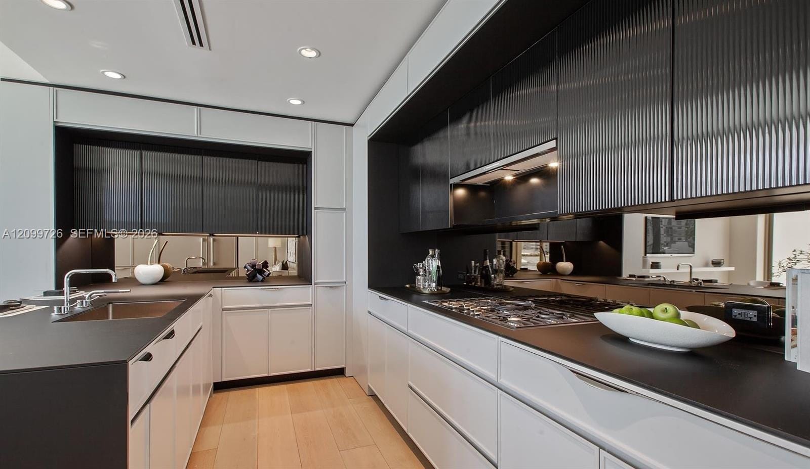 300 Collins Avenue PH2, Miami Beach, FL 33139 photo 5
