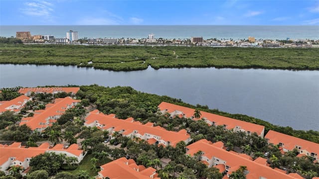1620 Weeping Willow Way, Hollywood, FL 33019