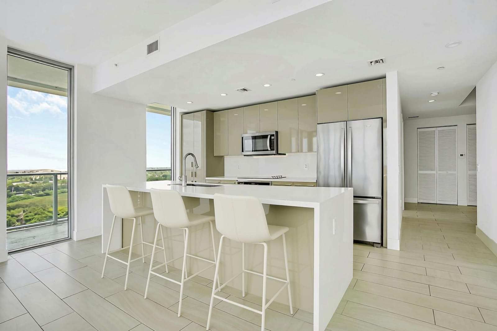 2000 METROPICA Way 1503, Sunrise, FL 33323 photo 2