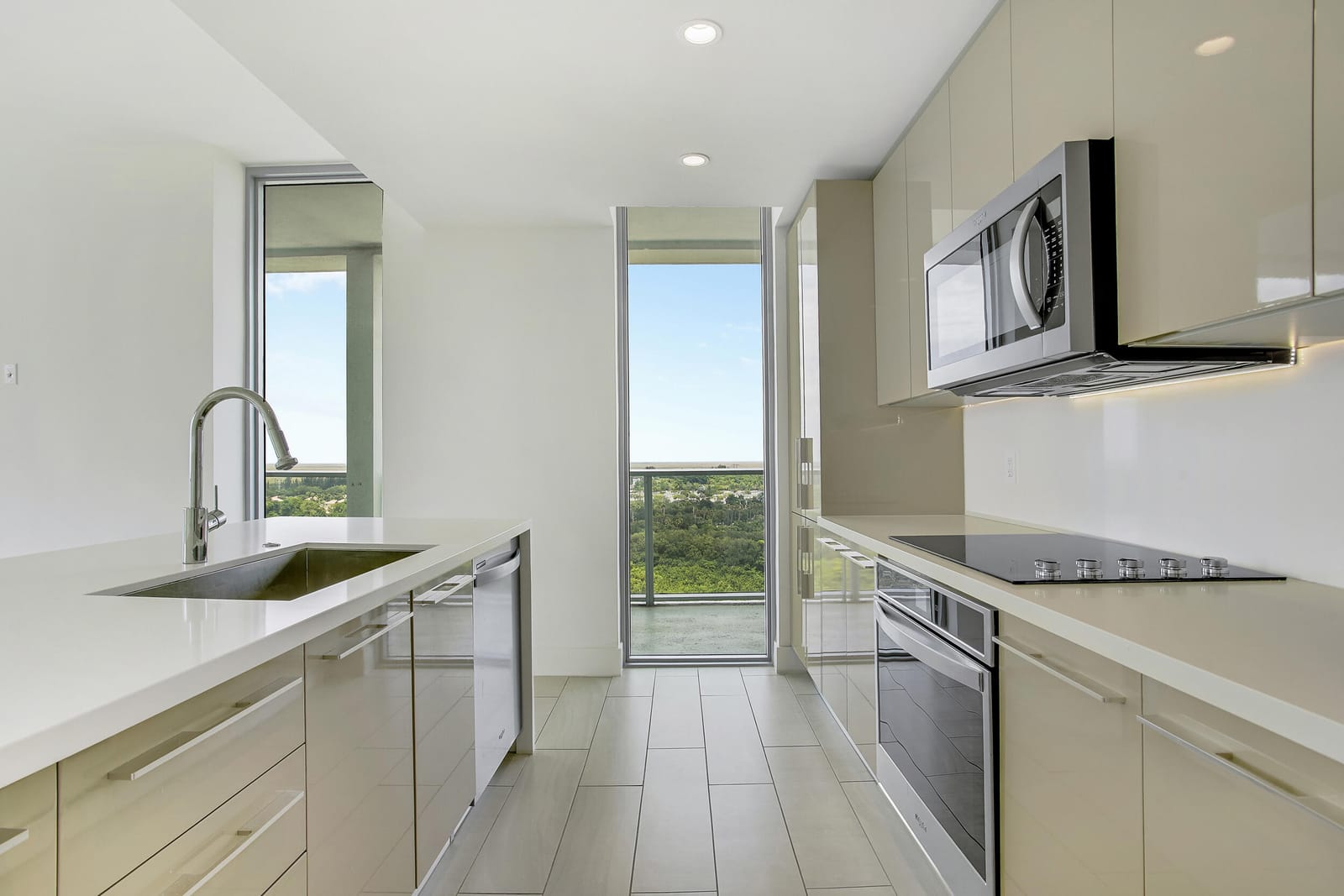 2000 METROPICA Way 1503, Sunrise, FL 33323 photo 3