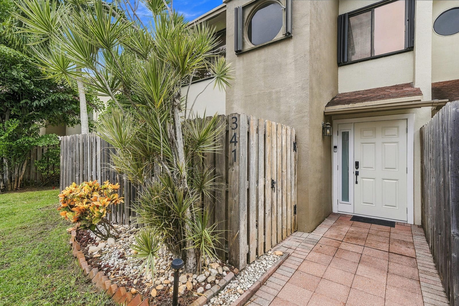 341 City View Drive, Fort Lauderdale, FL 33311 photo 2