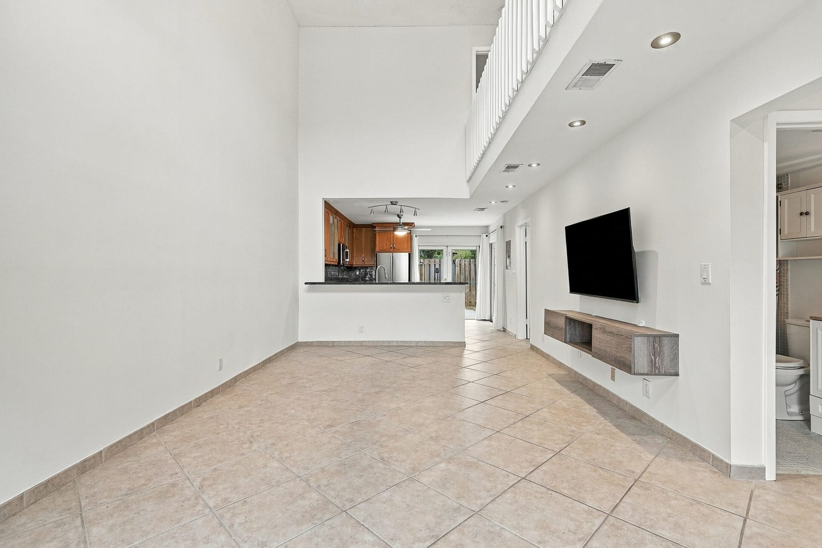 341 City View Drive, Fort Lauderdale, FL 33311 photo 8