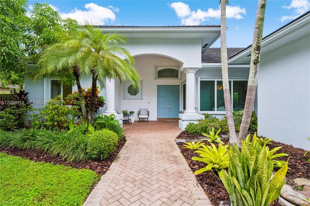 15255 SW 80th Avenue, Palmetto Bay, FL 33157