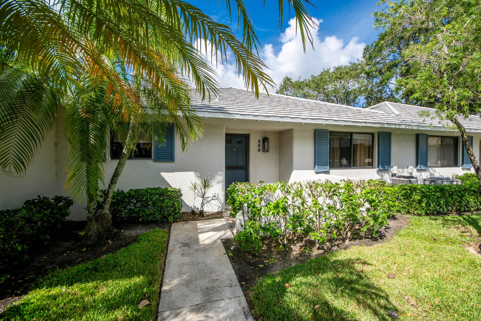 208 Club Drive — photo 3