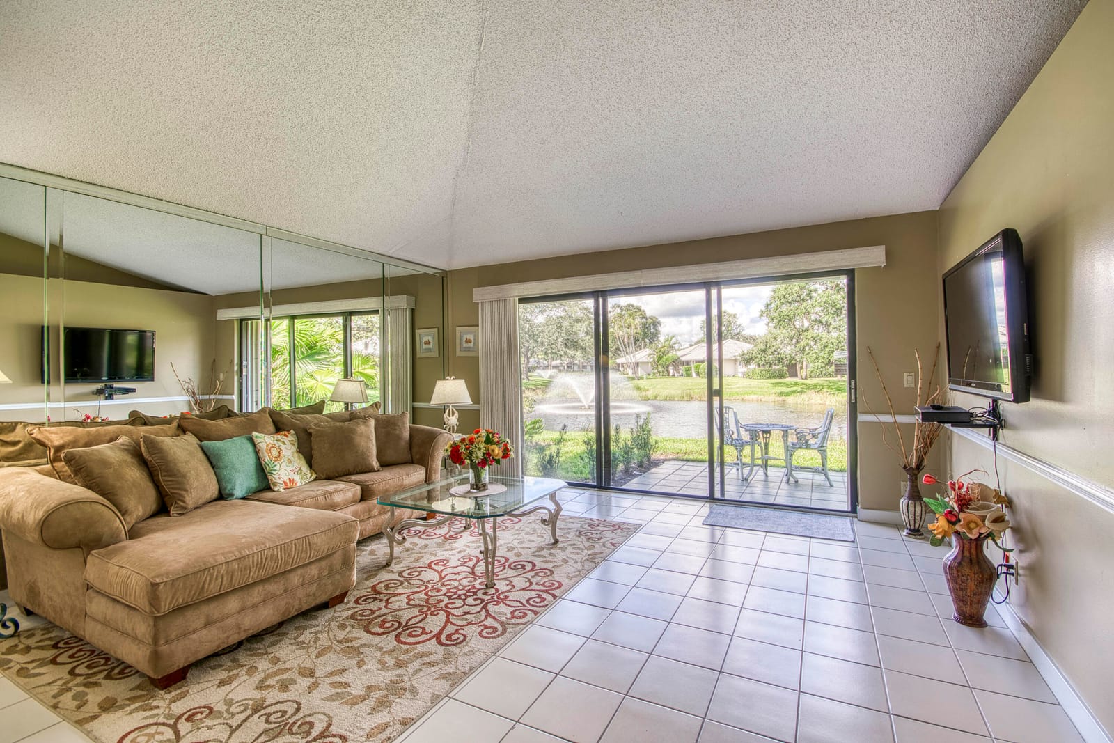 208 Club Drive — photo 8