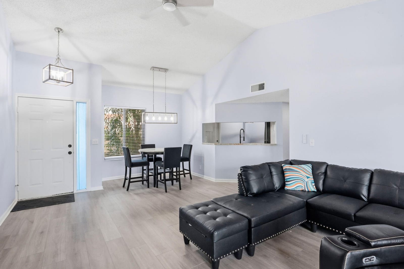 22 VIA DE CASAS SUR 102 — photo 8