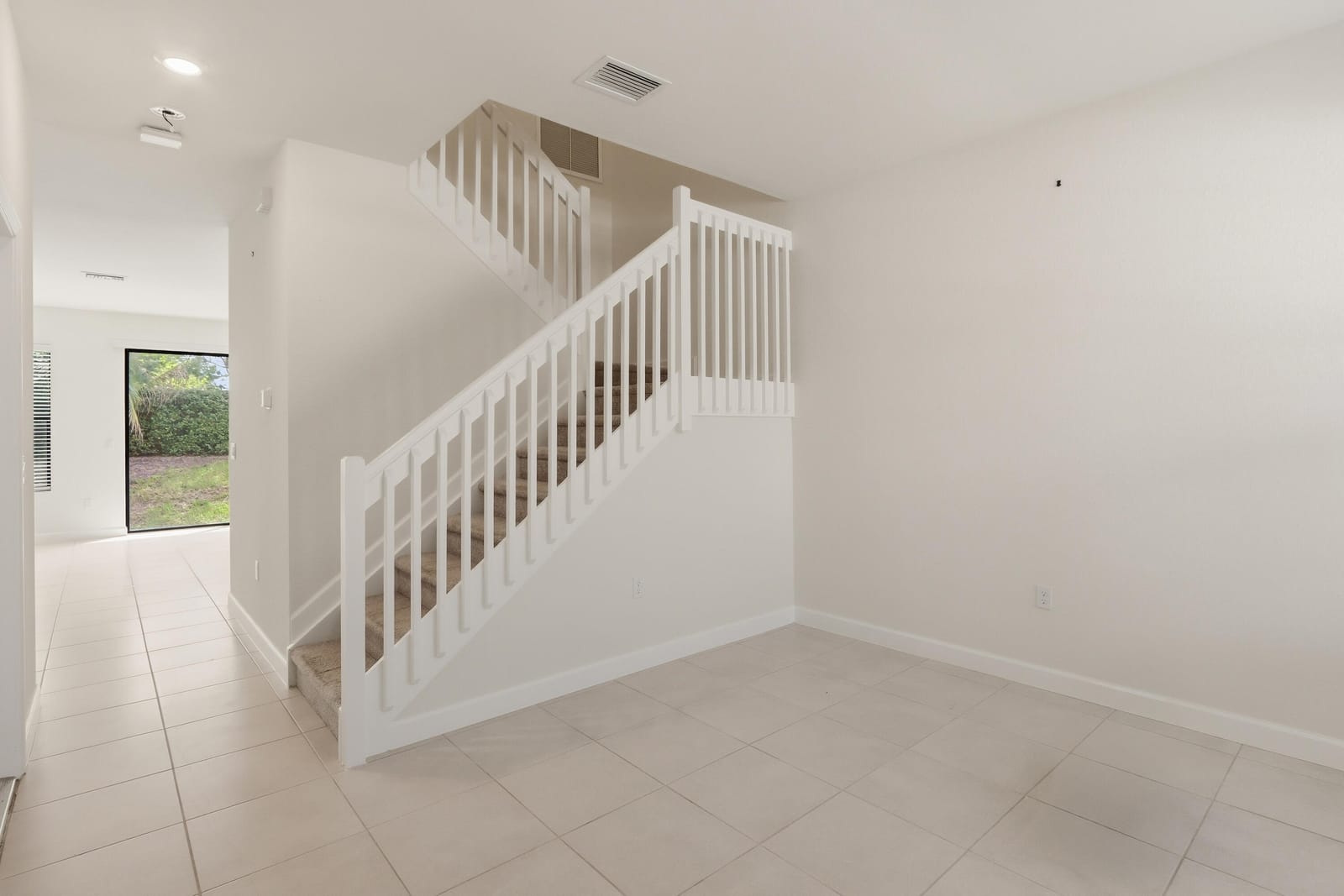 10021 W Villa Circle, Vero Beach, FL 32966 photo 5