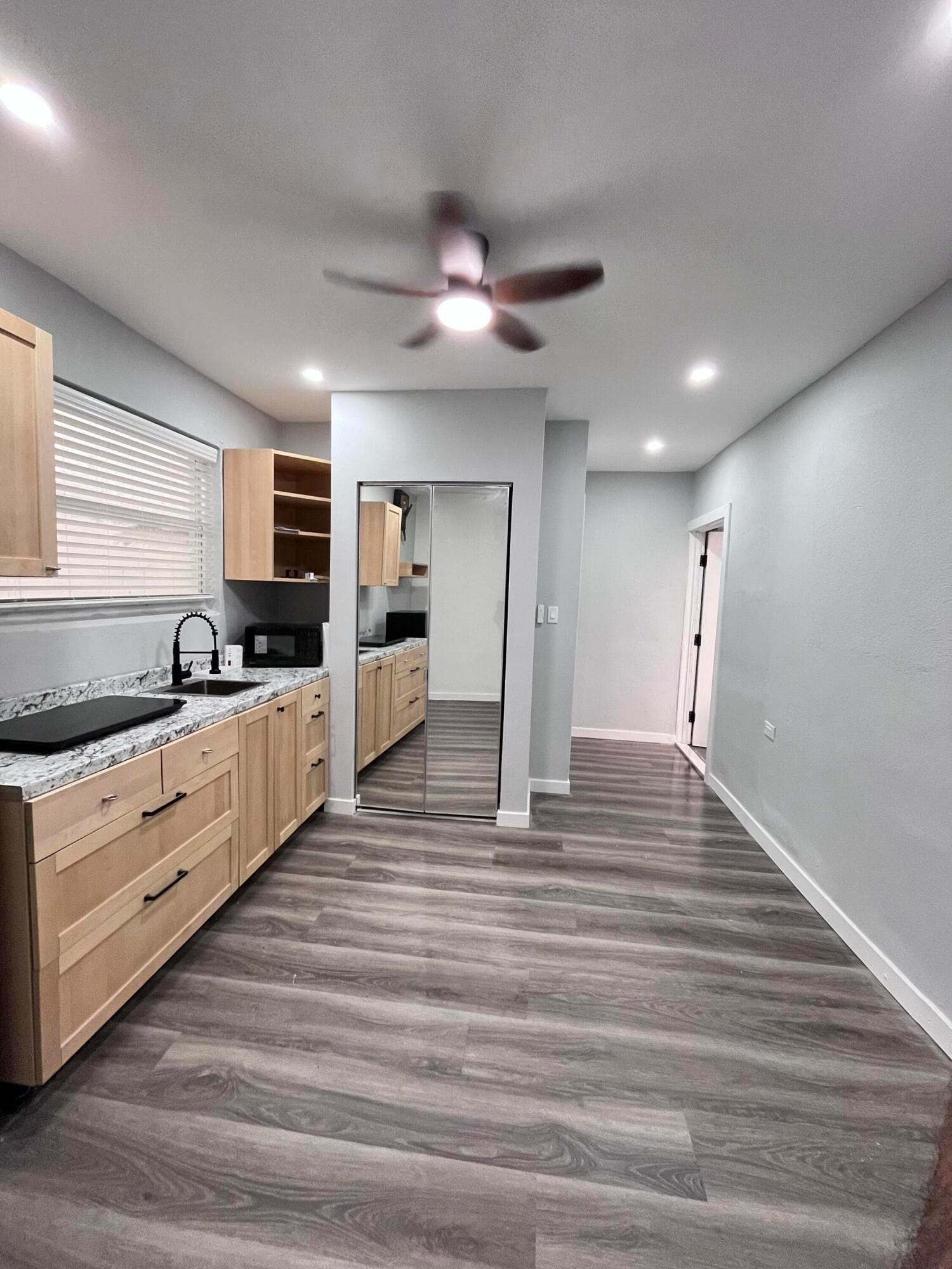 802 SW 5th Avenue — photo 3