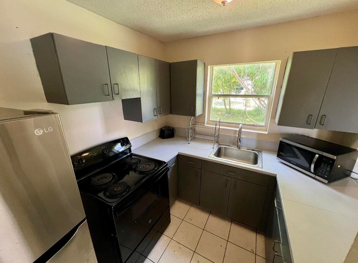802 SW 5th Avenue — photo 5