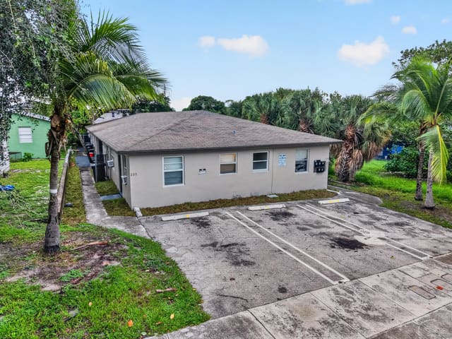 633 10th Street 3, West Palm Beach, FL 33401