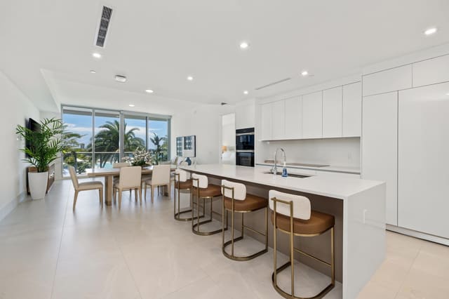 220 Lake Shore Drive 704, Lake Park, FL 33403
