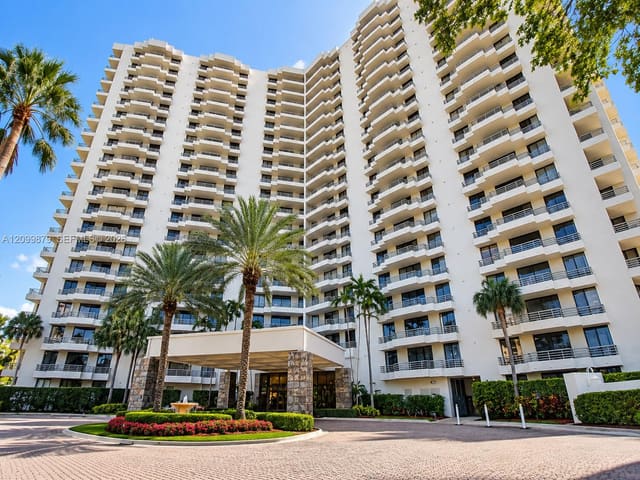 3300 NE 191st Street 611, Aventura, FL 33180