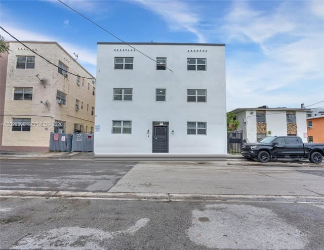 871 SW 3rd Street, Miami, FL 33130