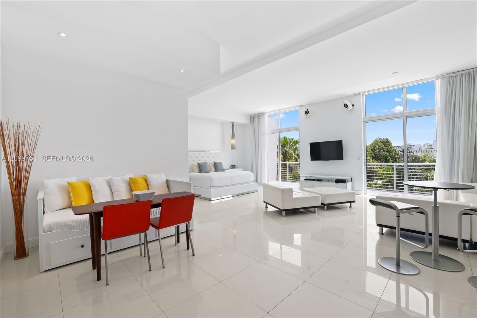 2001 Meridian Avenue 506, Miami Beach, FL 33139 photo 2