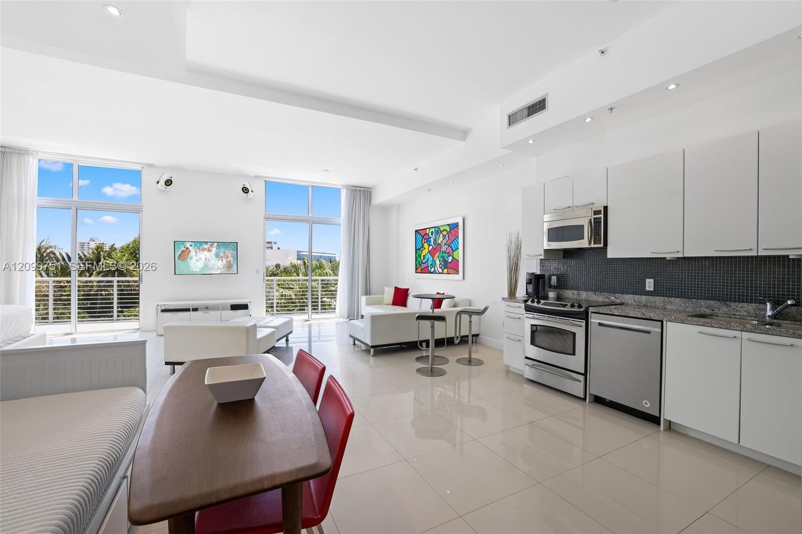 2001 Meridian Avenue 506, Miami Beach, FL 33139 photo 6