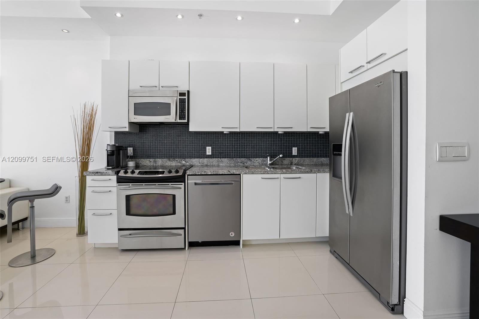 2001 Meridian Avenue 506, Miami Beach, FL 33139 photo 8