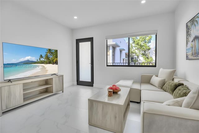 944 Jefferson Avenue 15, Miami Beach, FL 33139