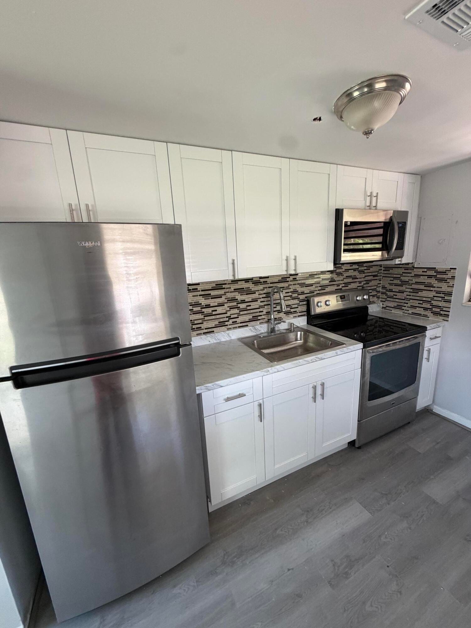 1501 OSCEOLA Drive — photo 2