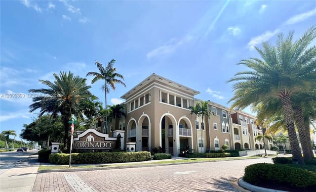 10870 NW 88th Terrace 216, Doral, FL 33178