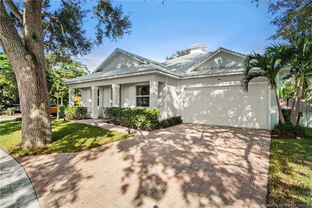 965 SW Flora Belle Lane, Stuart, FL 34994