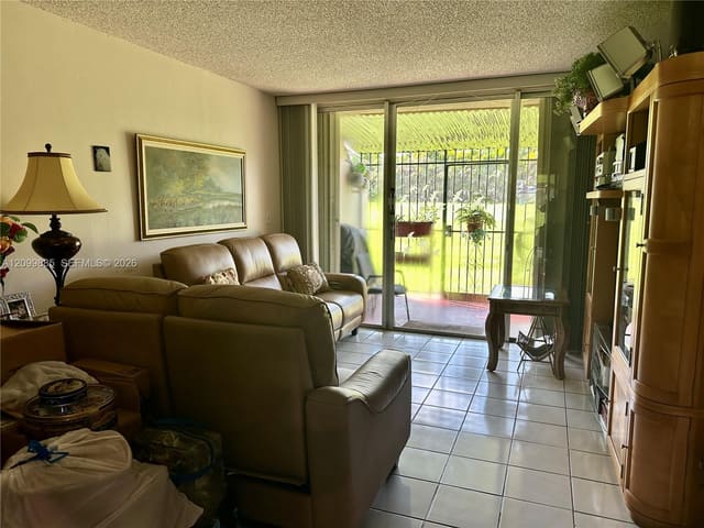 820 NW 87th Avenue 105, Miami, FL 33172