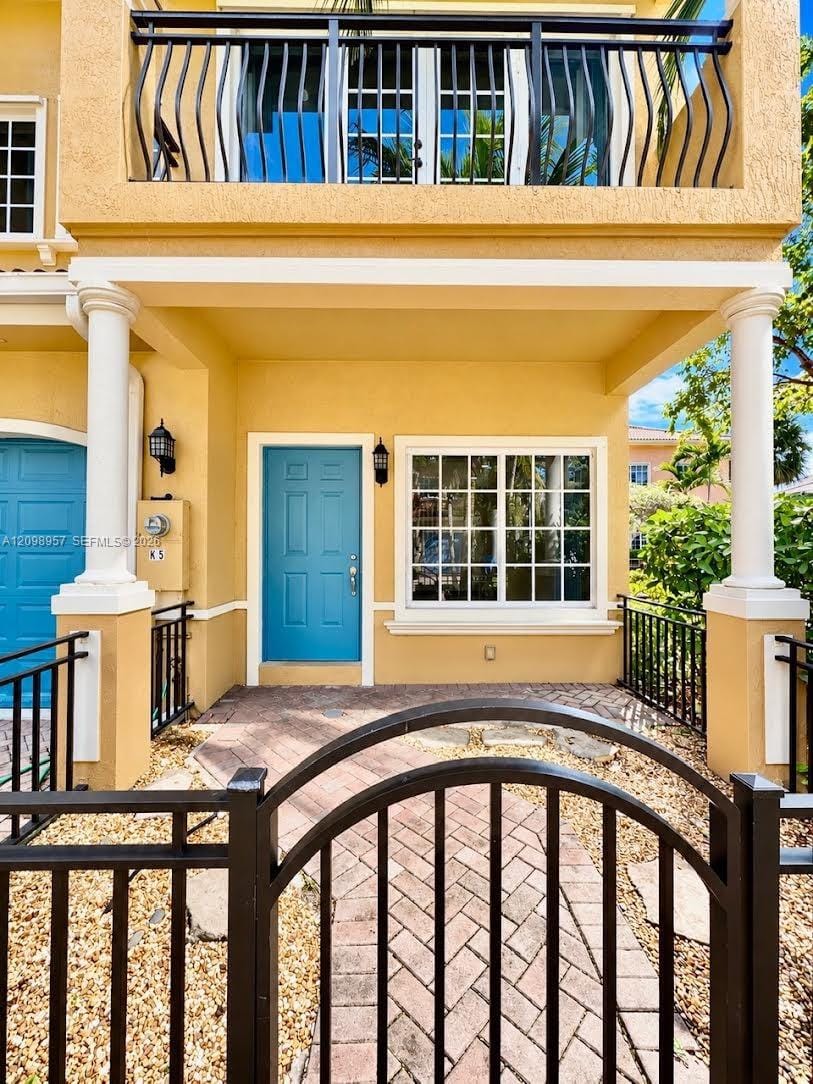 3200 Stirling Road F6, Hollywood, FL 33021