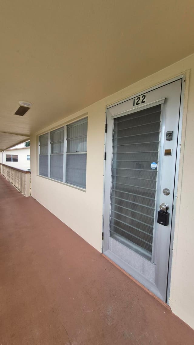 122 Canterbury D, West Palm Beach, FL 33417