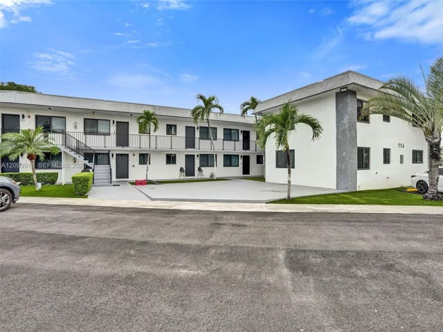 114 SE 8th Street 203, Hallandale Beach, FL 33009