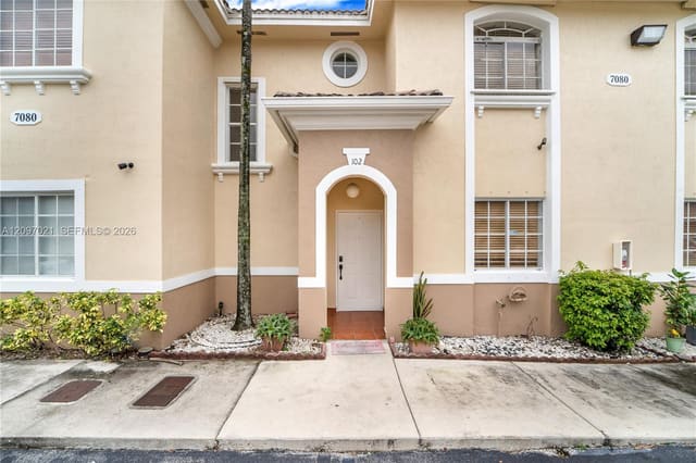 7080 NW 174th Terrace 102, Hialeah, FL 33015