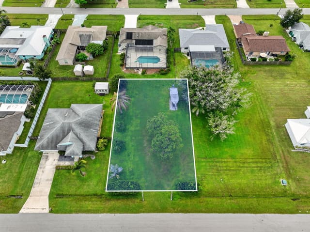 642 SE TANNER Avenue, Port St. Lucie, FL 34984