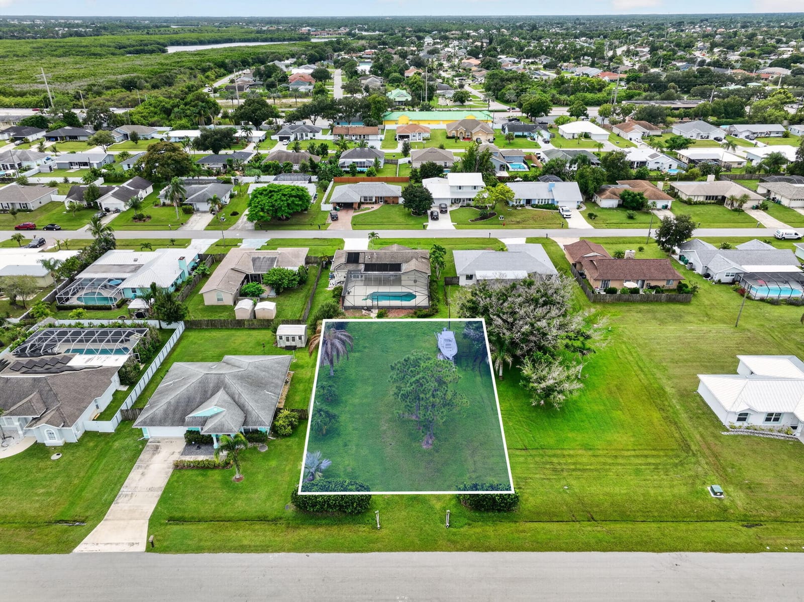 642 SE TANNER Avenue, Port St. Lucie, FL 34984 photo 2